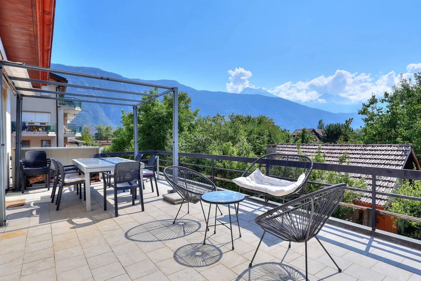 Potenziale notevole per questo affascinante appartamento di 5,5 locali - Foto 1 di 9