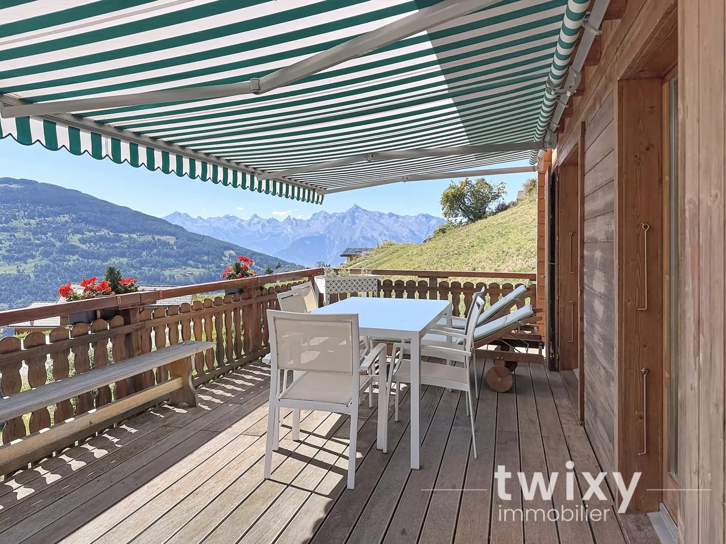 Charmant chalet de 4.5 pièces avec spa - Foto 2 von 13