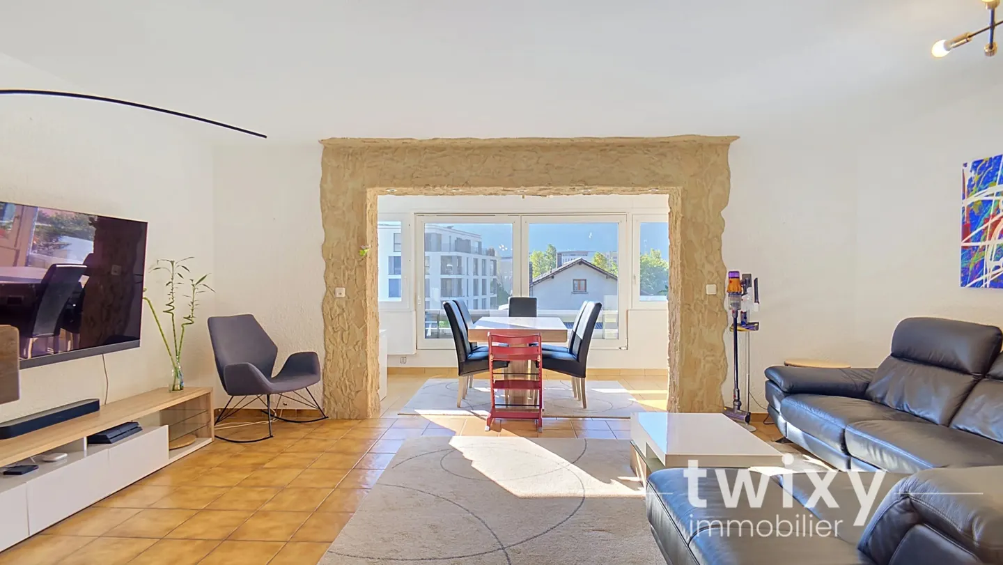 Martigny | Bright 4.5-room apartment with balcony and loggia - Photo 3 of 13