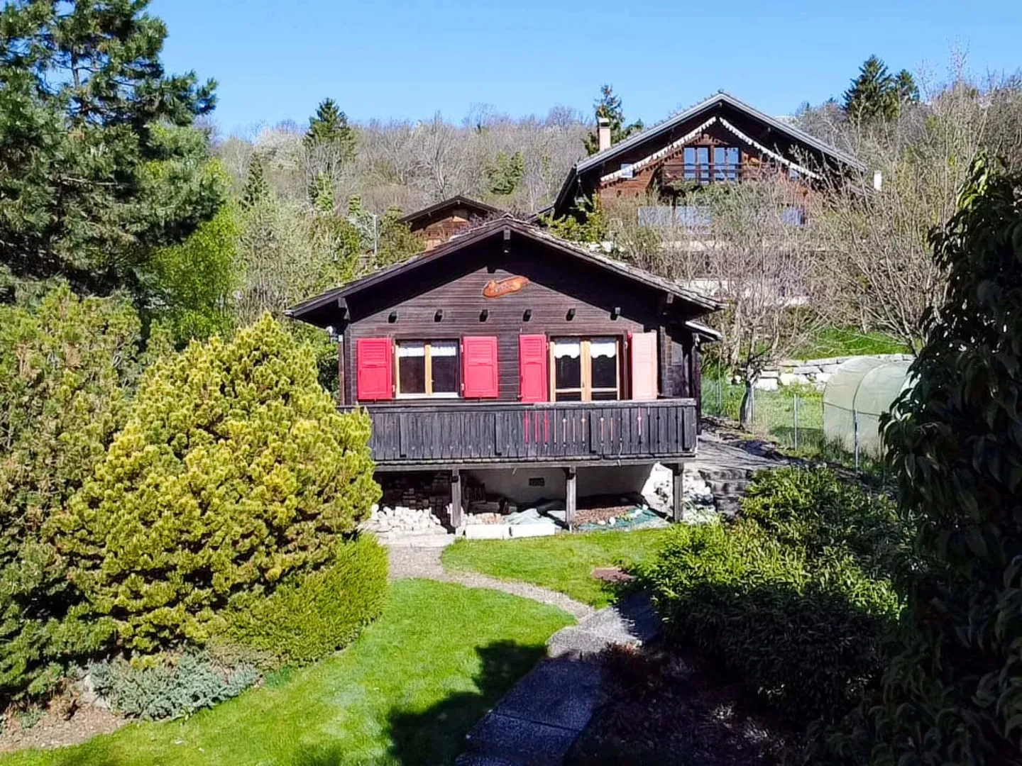 Calma assoluta per questa sublime proprietà immersa in un verde scenario - Foto 10 di 10