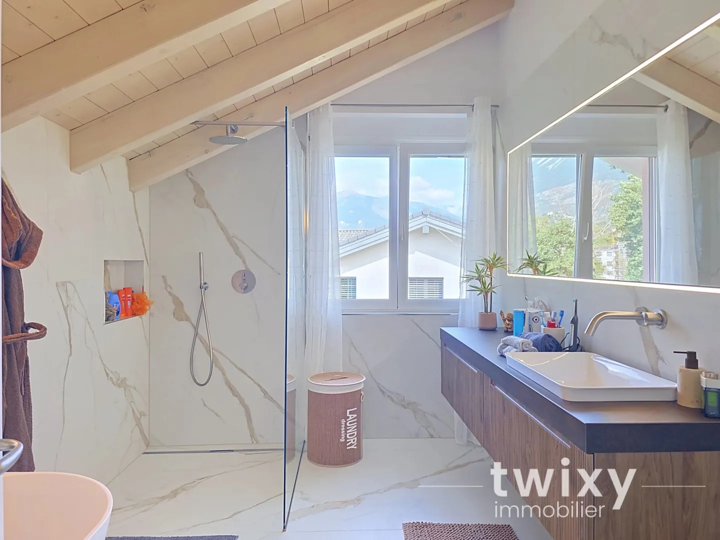 Sierre I Außergewöhnliche 6,5-Zimmer-Villa - Foto 9 von 13