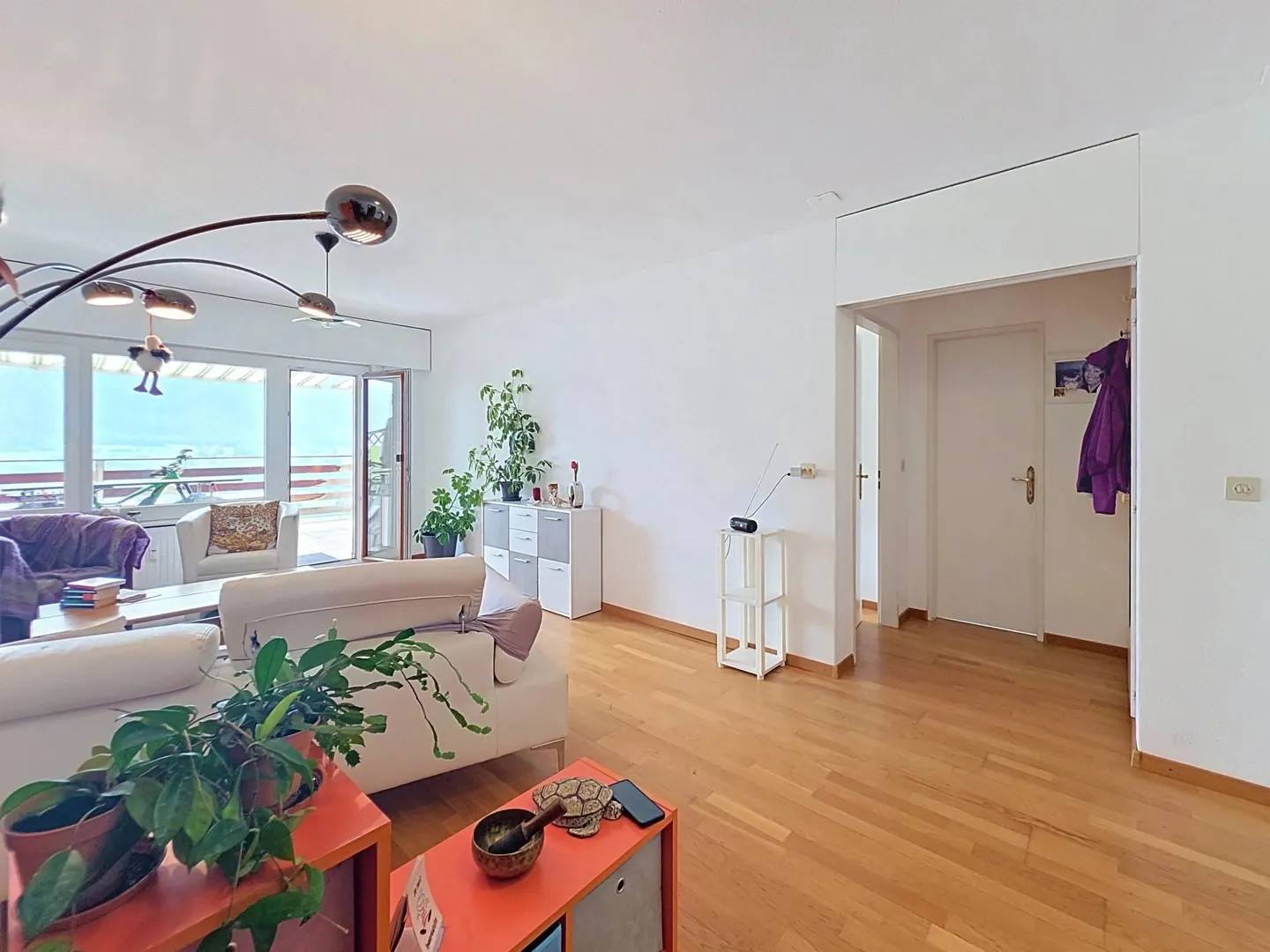 Appartement Charmant avec Terrasse - Photo 5 sur 8