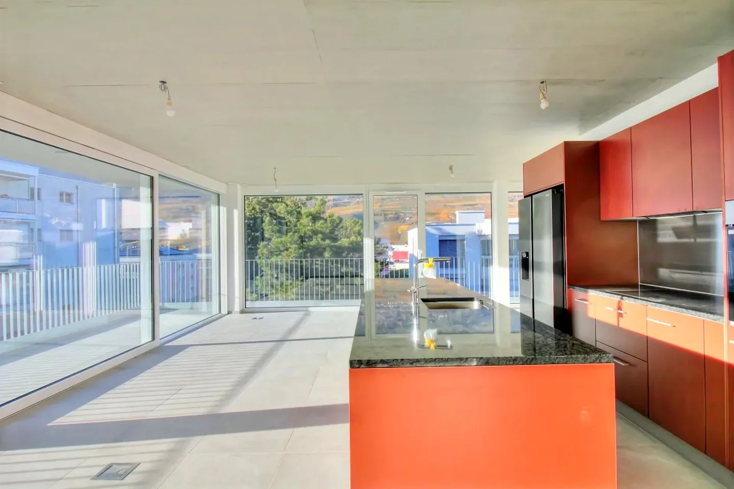 Magnificent penthouse in the heart of Conthey - Photo 2 of 8