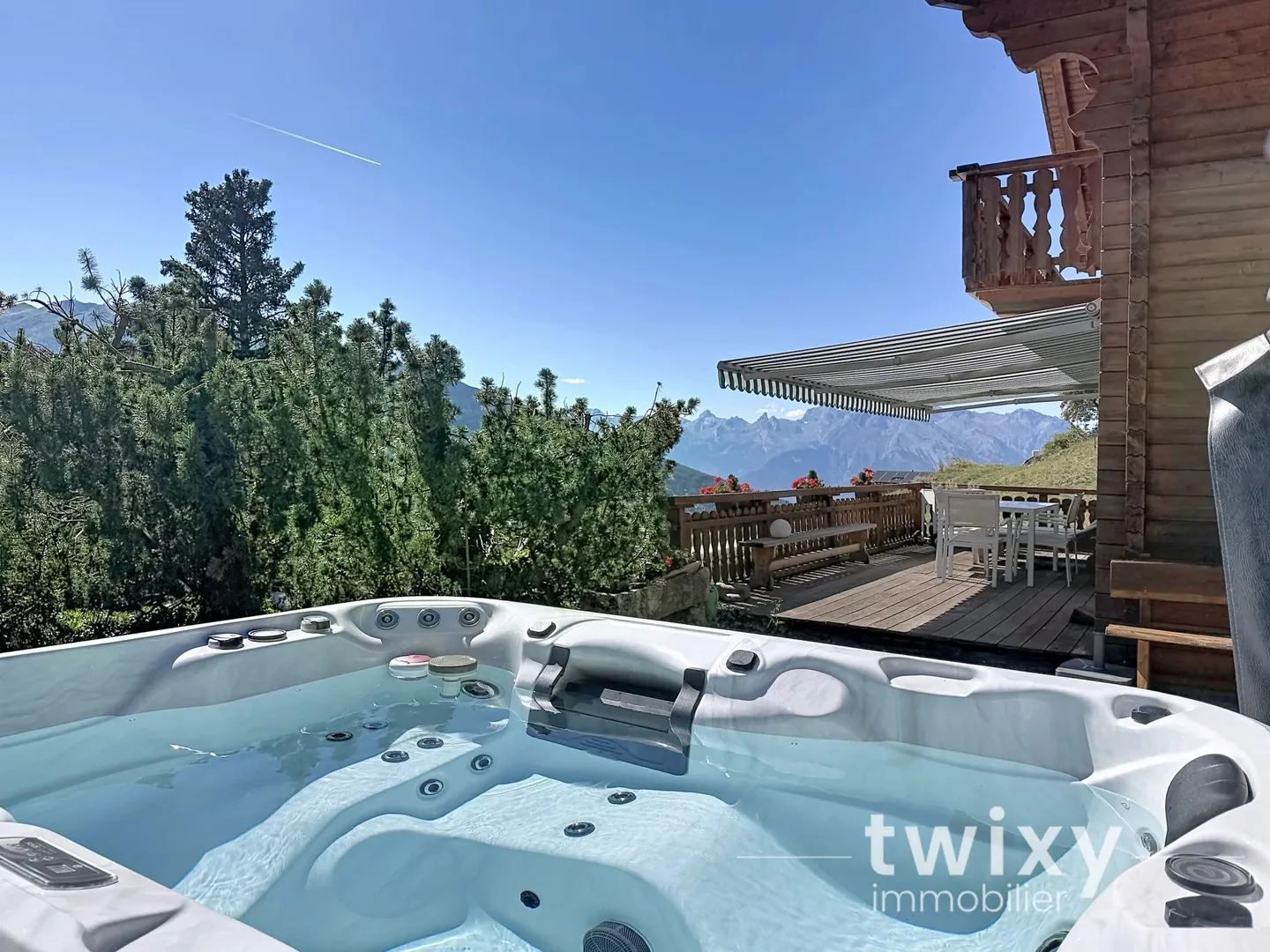 Charmant chalet de 4.5 pièces avec spa - Foto 4 von 13