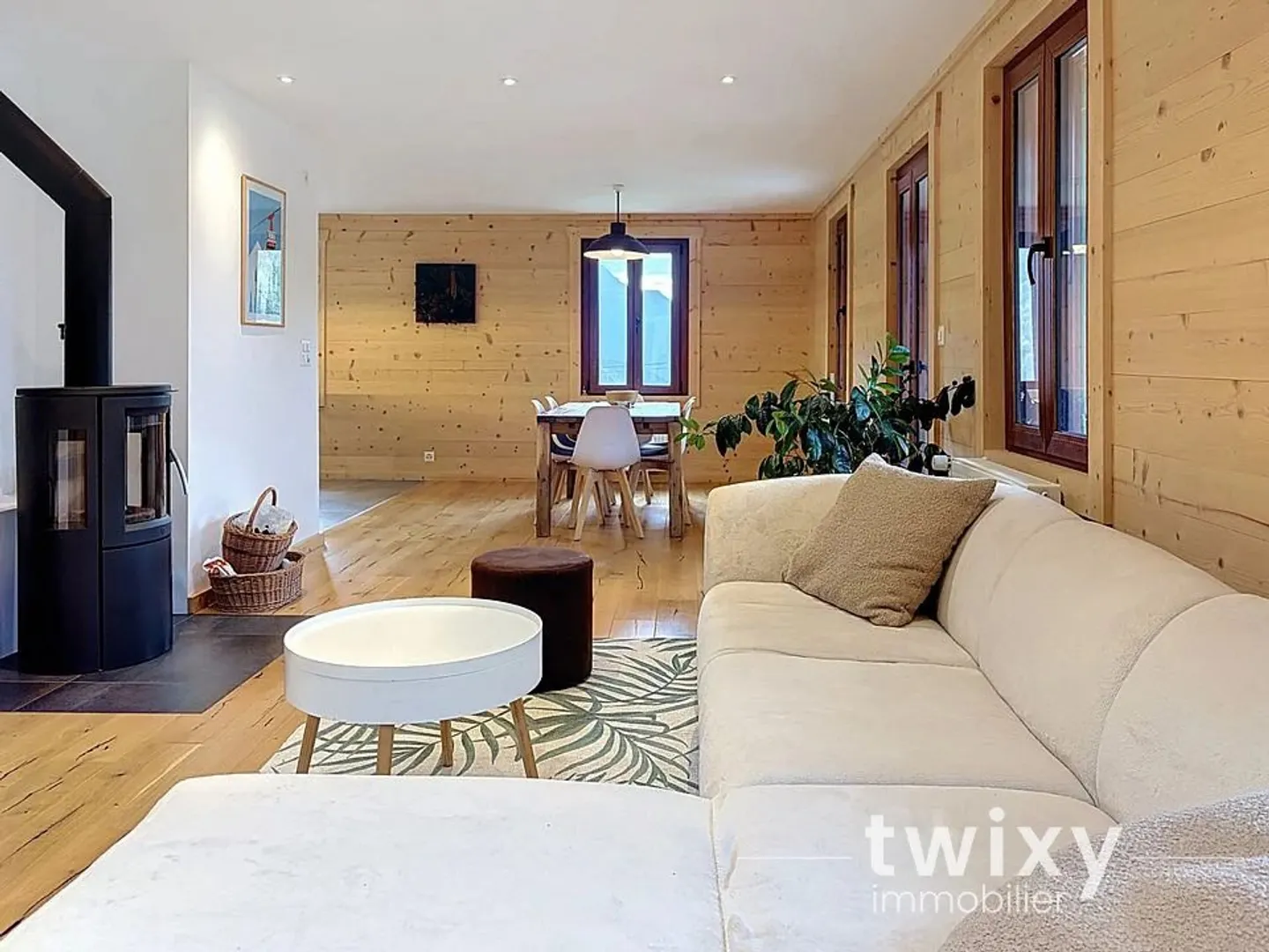 Corbeyrier - Renovated individual house with 2 apartments - Photo 2 of 9