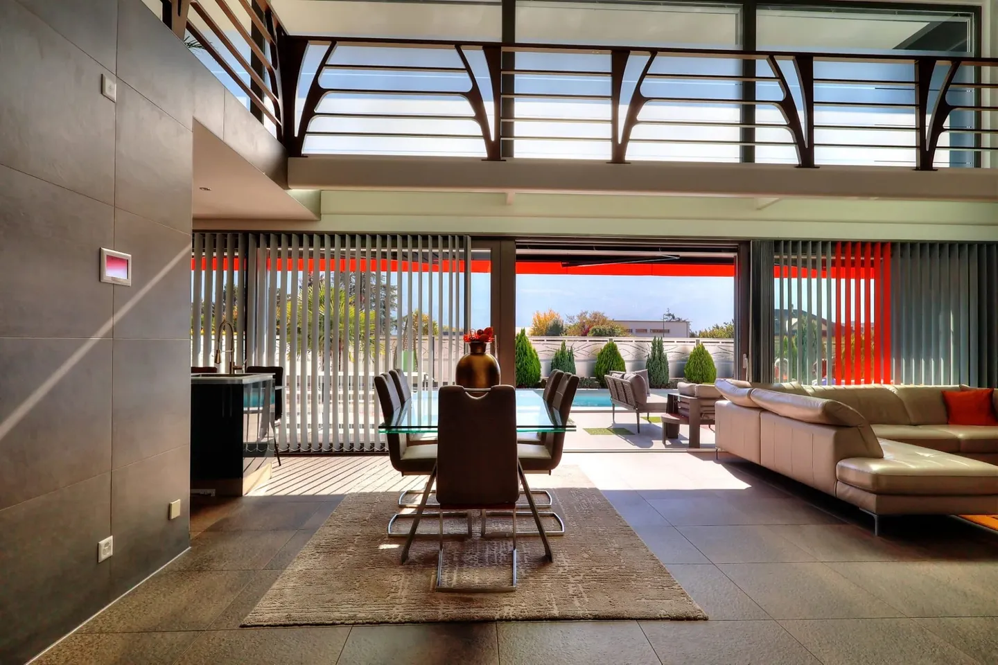 Prestigious 6.5-room villa with pool and elevator - Photo 6 of 13
