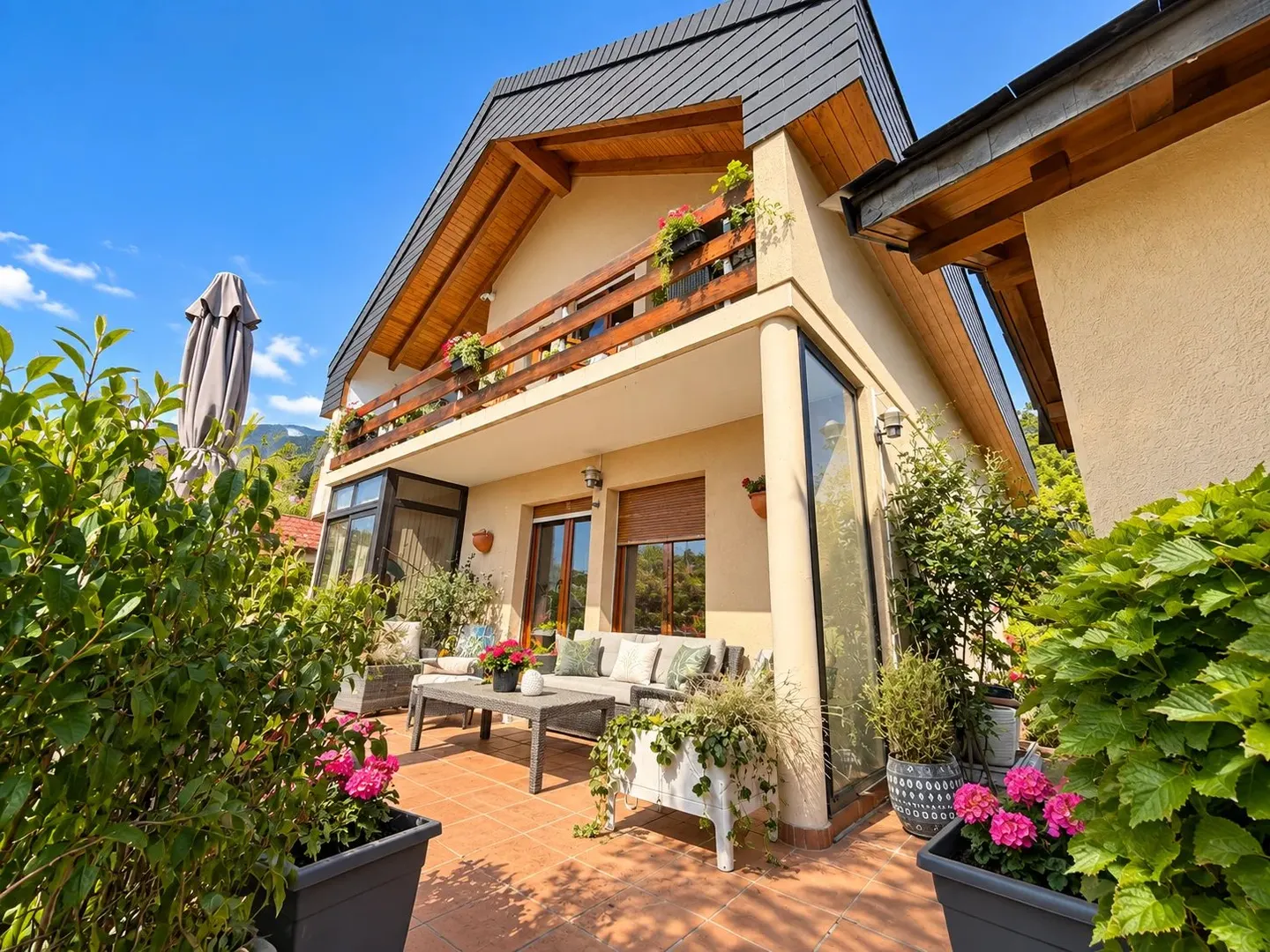 Ayent | Grande maison de deux appartements avec vue panoramique - Photo 1 sur 13