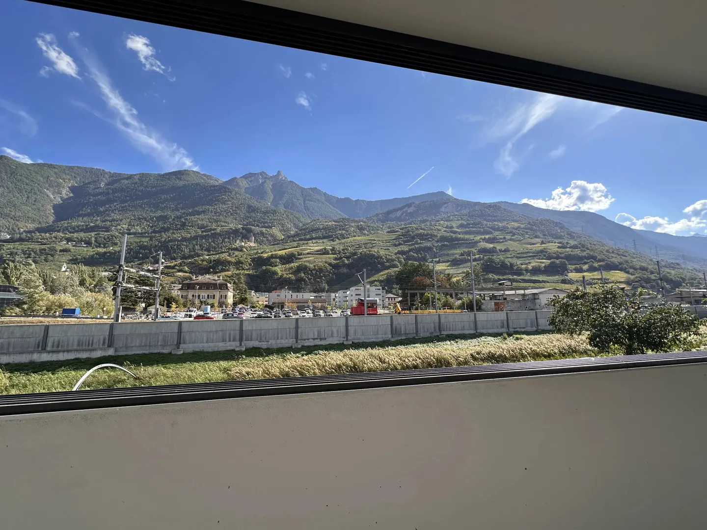 Saxon - 4,5 Zimmer Neubau mit großer überdachter Terrasse - Foto 2 von 8