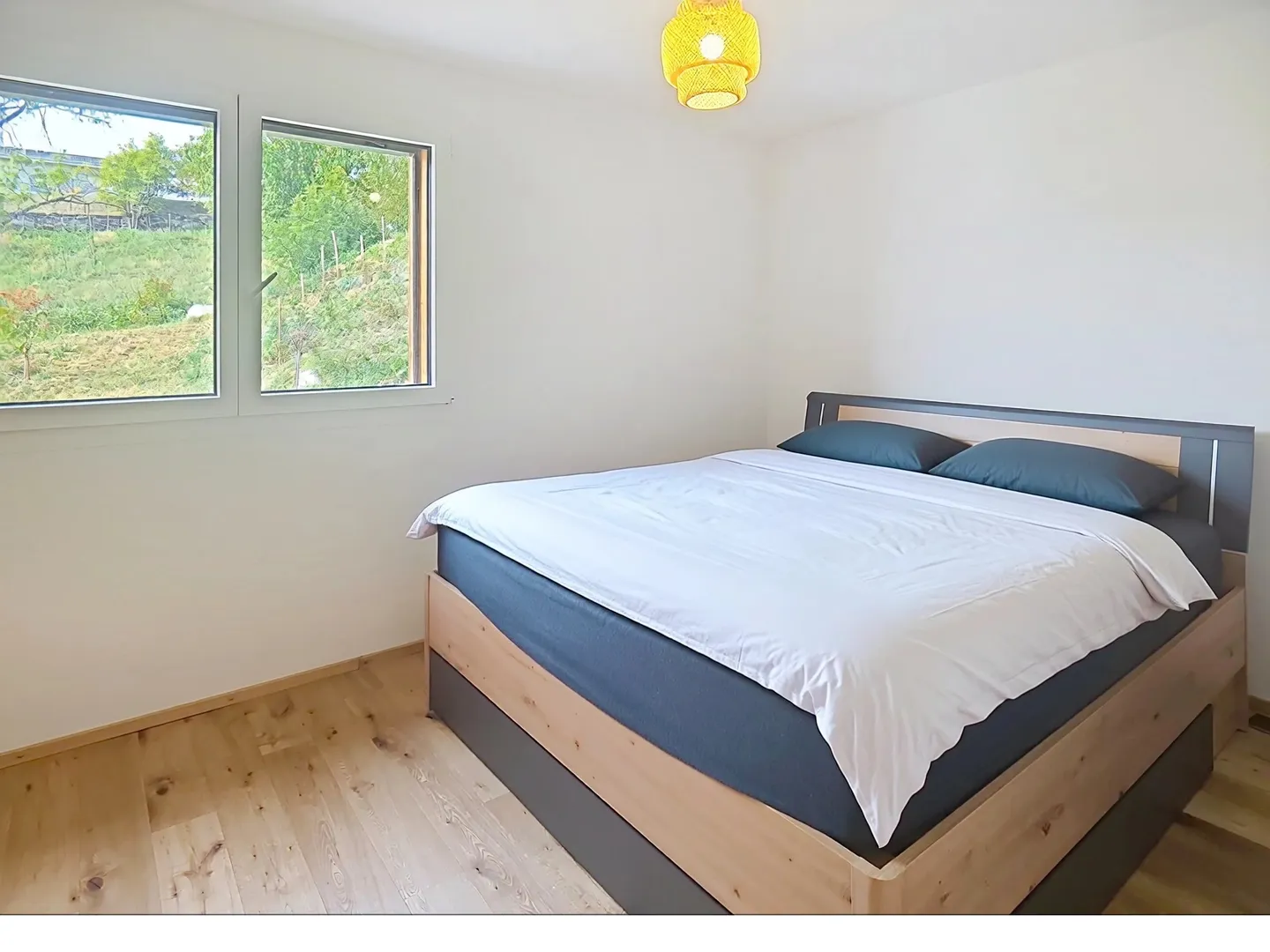 Ayent, large and bright 3.5 room apartment - Photo 5 of 8