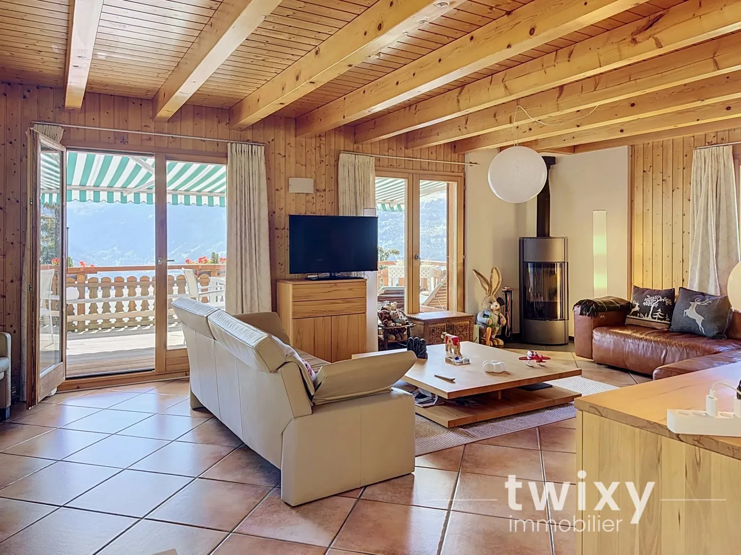 Charmant chalet de 4.5 pièces avec spa - Foto 6 von 13