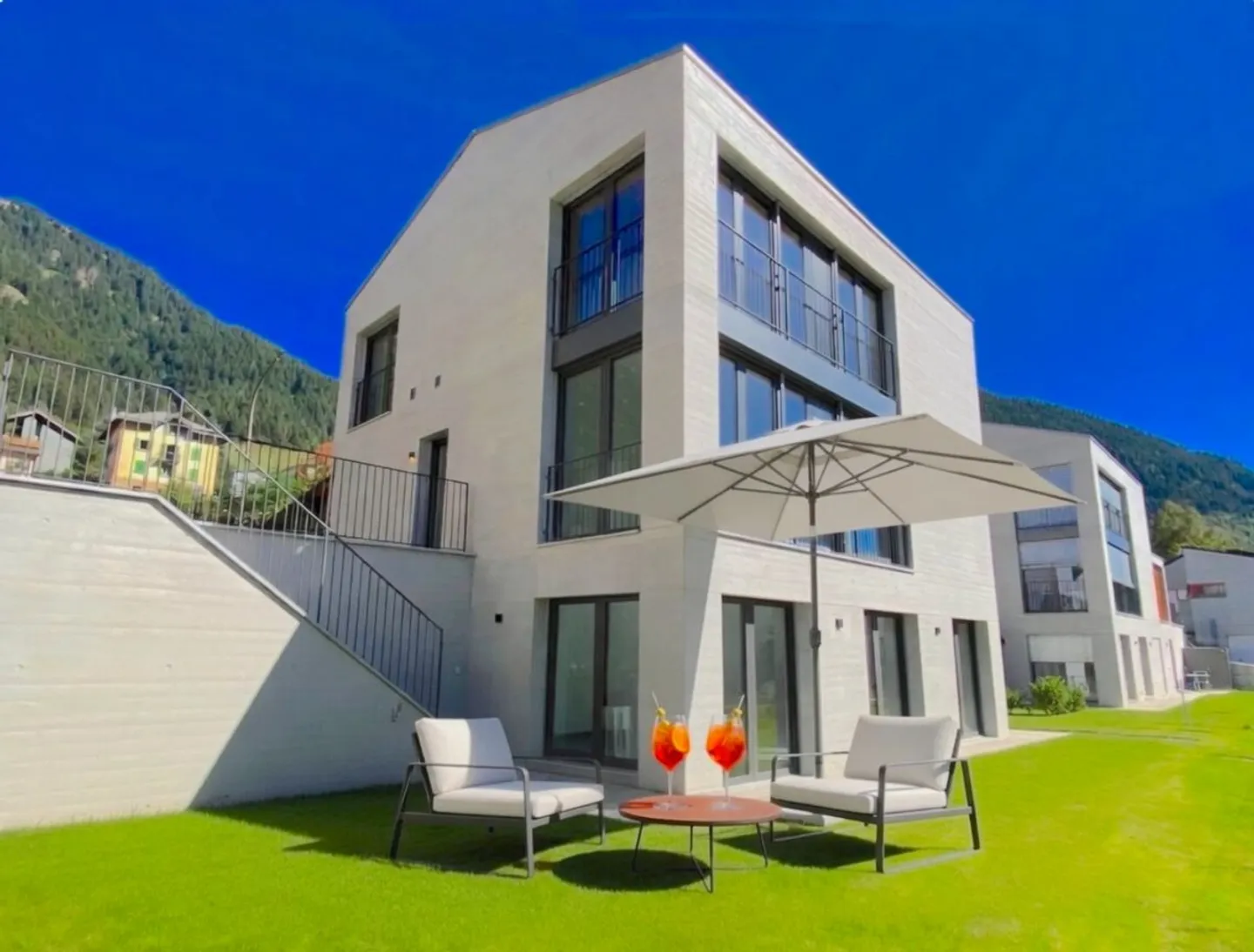 Villa esclusiva ad Airolo - Foto 2 di 12