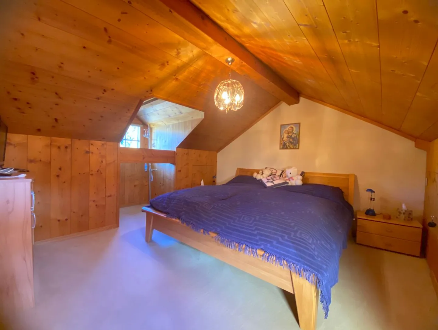 Charming Duplex Attic Apartment - Photo 9 of 12