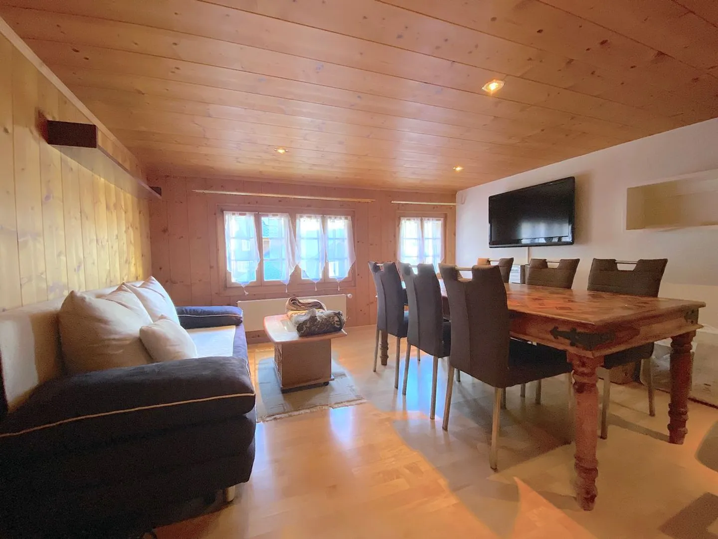 Charming Duplex Attic Apartment - Photo 2 of 12