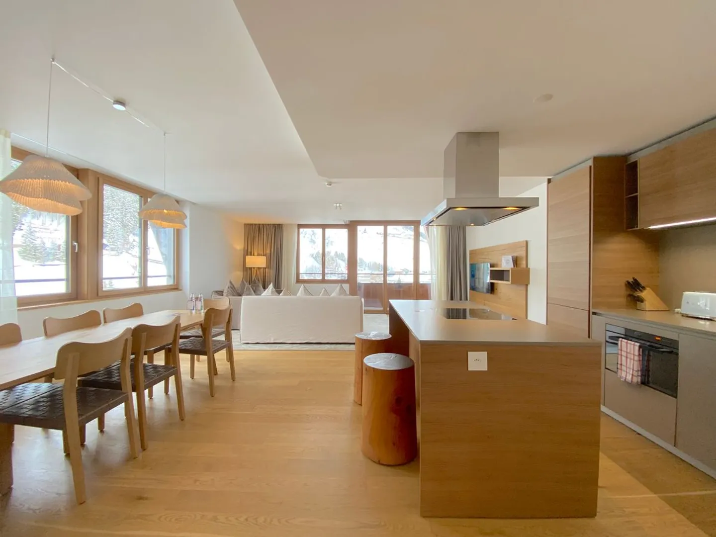 Spacious Family Apartment with Hotel Service and Mountain View - Photo 1 of 13