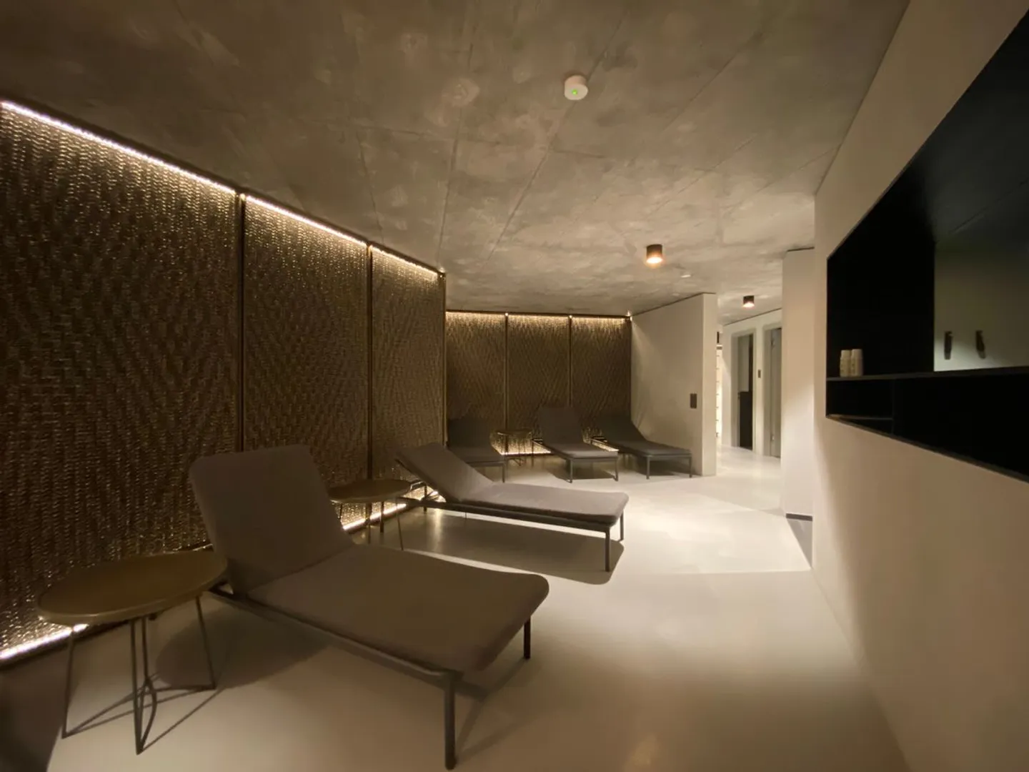 Modern Apartment in Swiss Alps - Photo 13 of 13