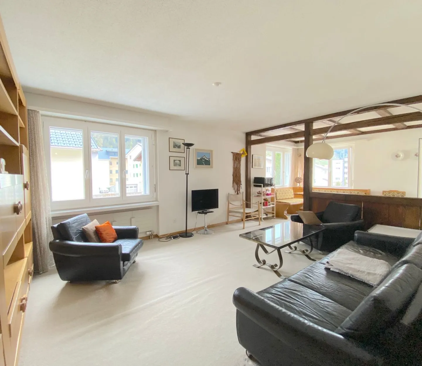 Charming 2.5-room apartment with mountain views - Photo 4 of 8