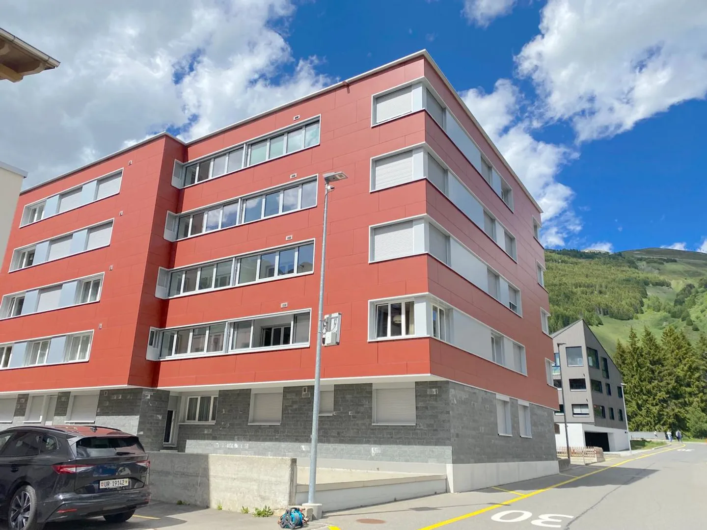 2.5-Zimmer-Wohnung mit Bergpanorama - Foto 1 von 8