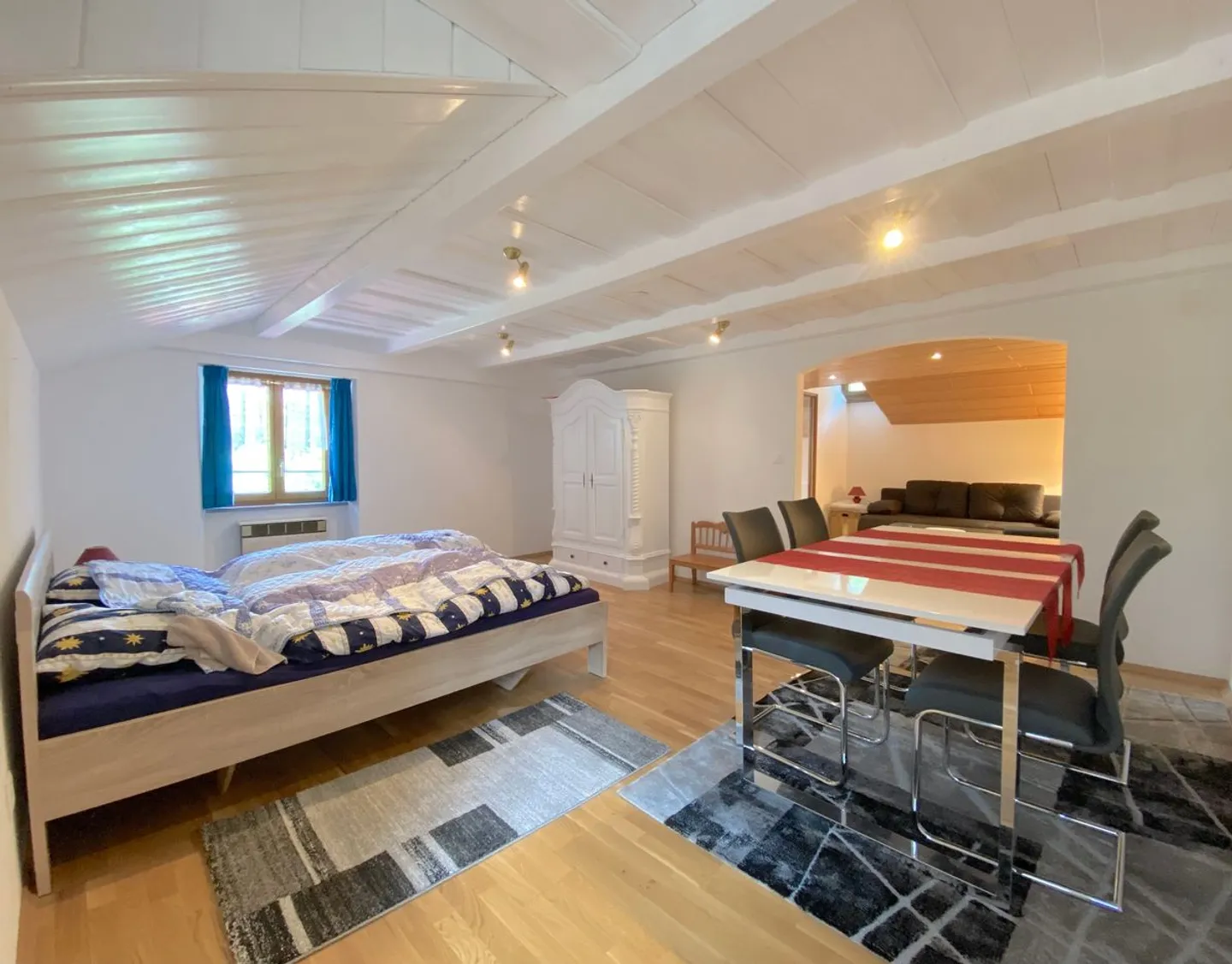 Charmantes 4.5-Zimmer Haus in idyllischer Alpenlandschaft - Photo 6 of 11