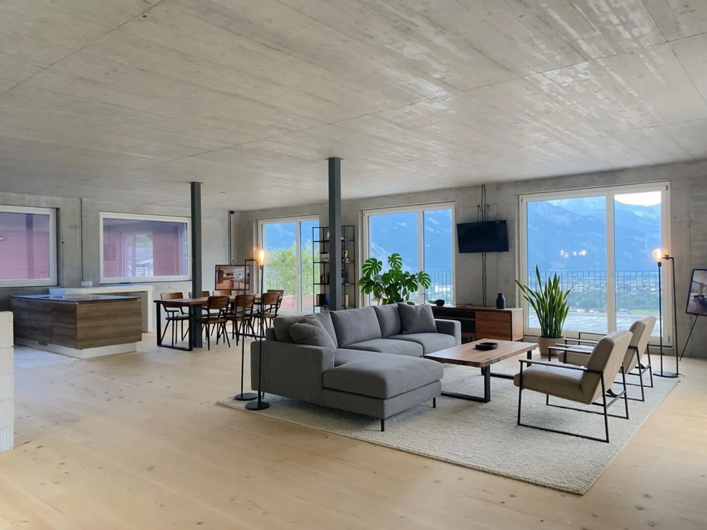 Designer House with Lake View and Alpine Panorama - Photo 8 of 11