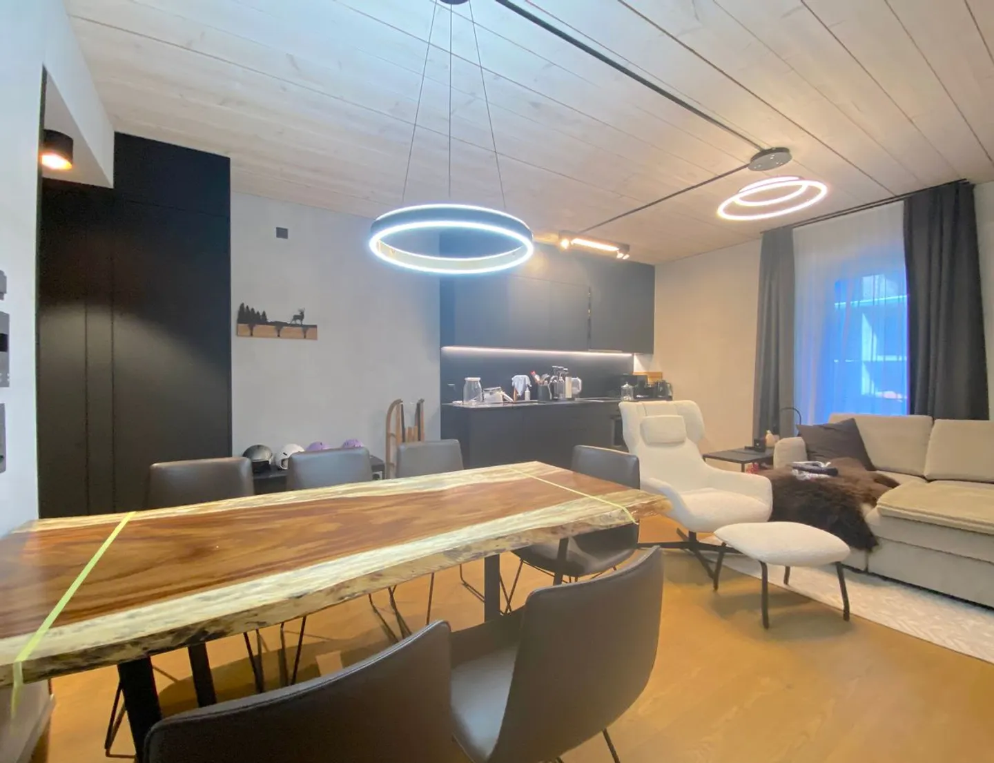 Moderne möblierte 3.5-Zimmer-Wohnung zur Miete in Andermatt - Photo 7 of 11
