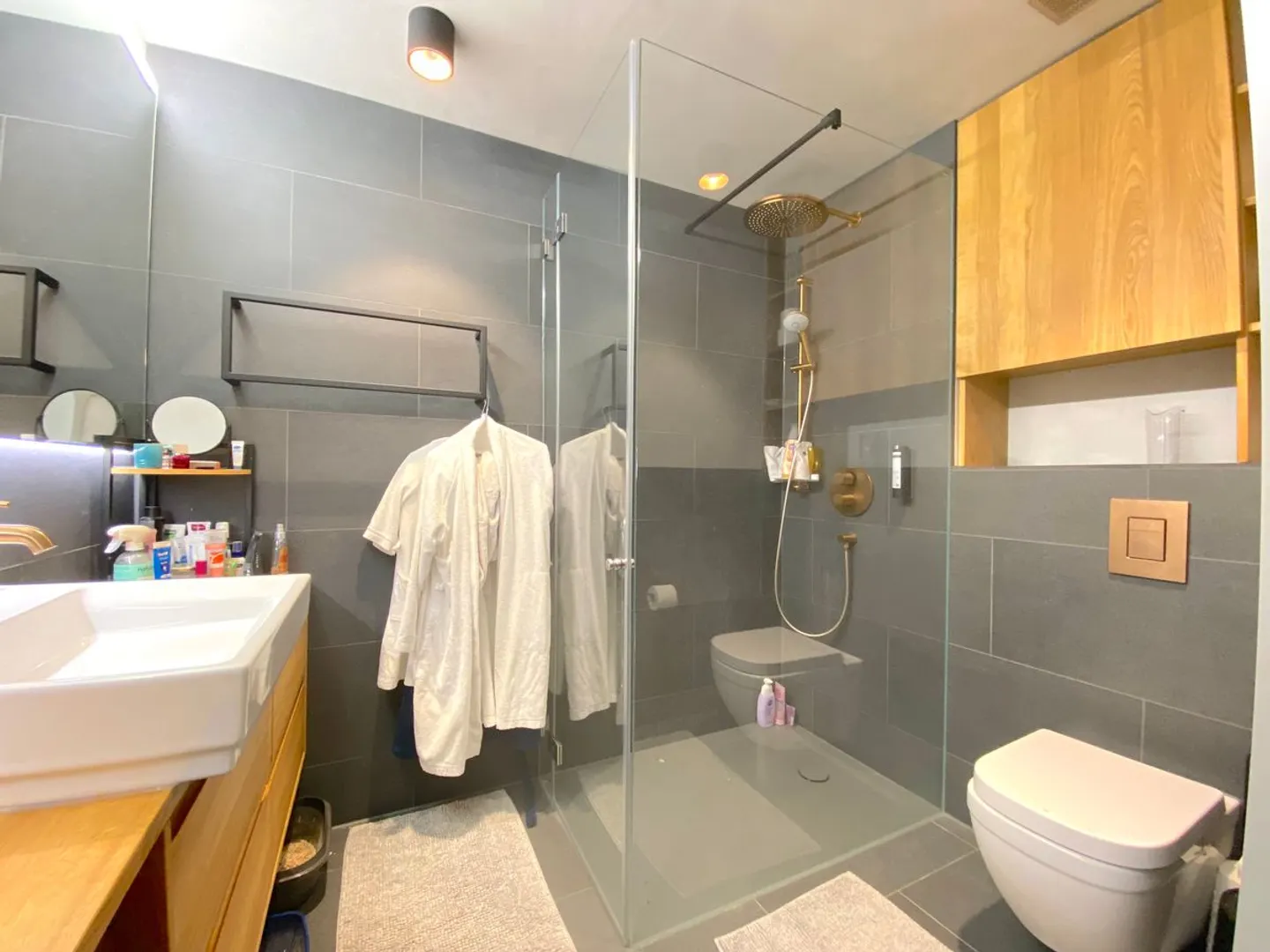 Moderne möblierte 3.5-Zimmer-Wohnung zur Miete in Andermatt - Photo 9 of 11