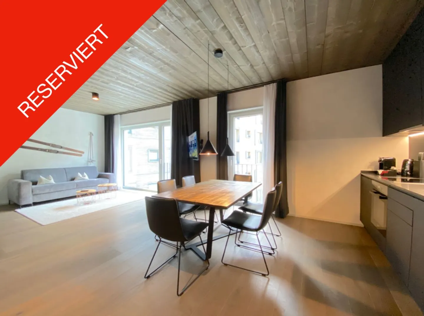 Modernes Apartment in den Schweizer Alpen - Foto 1 von 13