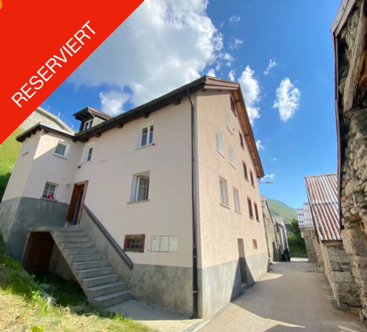Charmante appartement de 3,5 pièces avec beaucoup de potentiel - Photo 1 sur 13