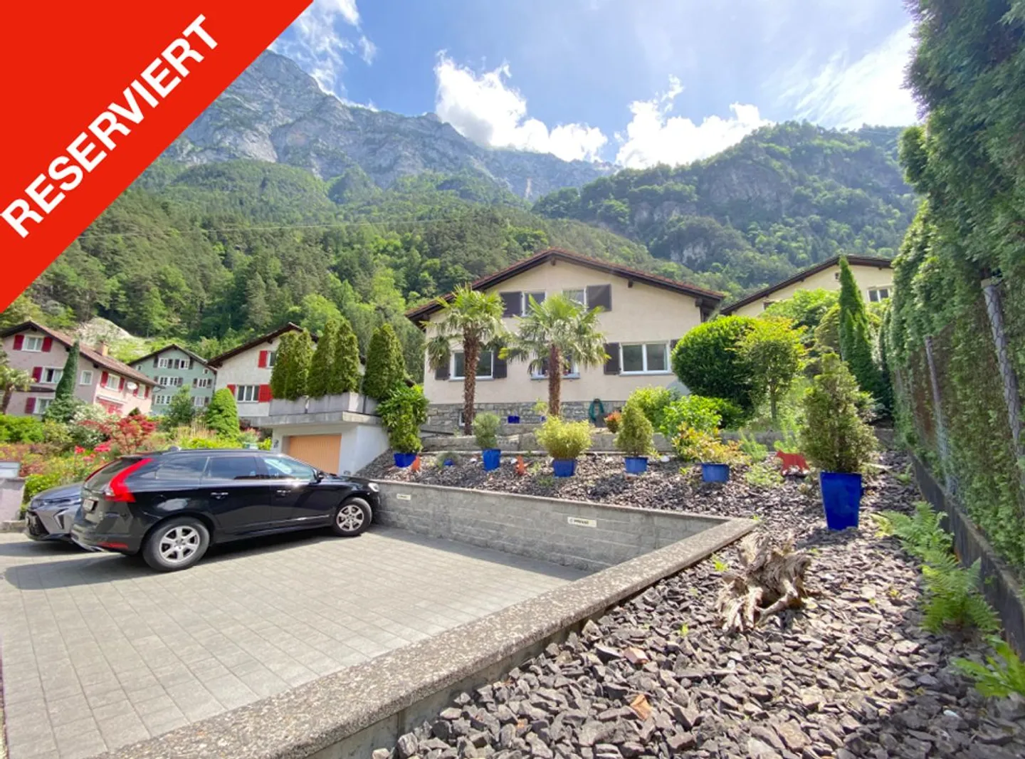 Family-friendly detached house with mountain views in Erstfeld - Photo 1 of 13
