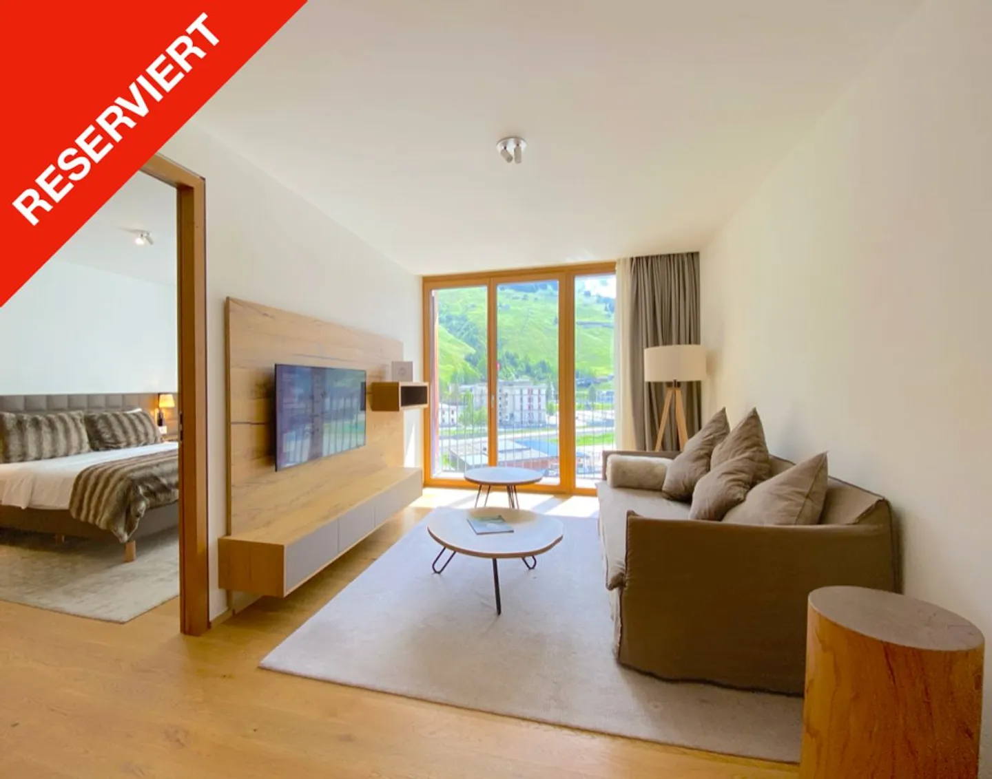 Luxurious Alpine Residence with Hotel Service, Wellness and Sustainable Return Potential - Photo 1 of 8