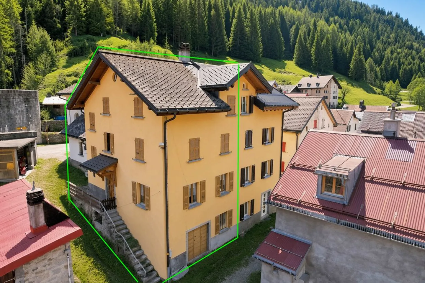 Charming 4.5-Room House in Idyllic Alpine Landscape - Photo 2 of 11