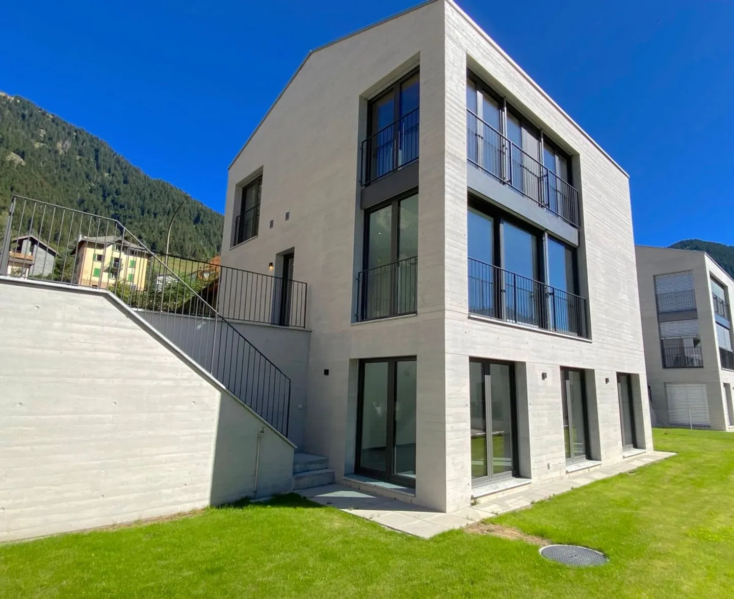 NEW BUILD / NEW CONSTRUCTION - Residence Anna - Photo 1 of 10