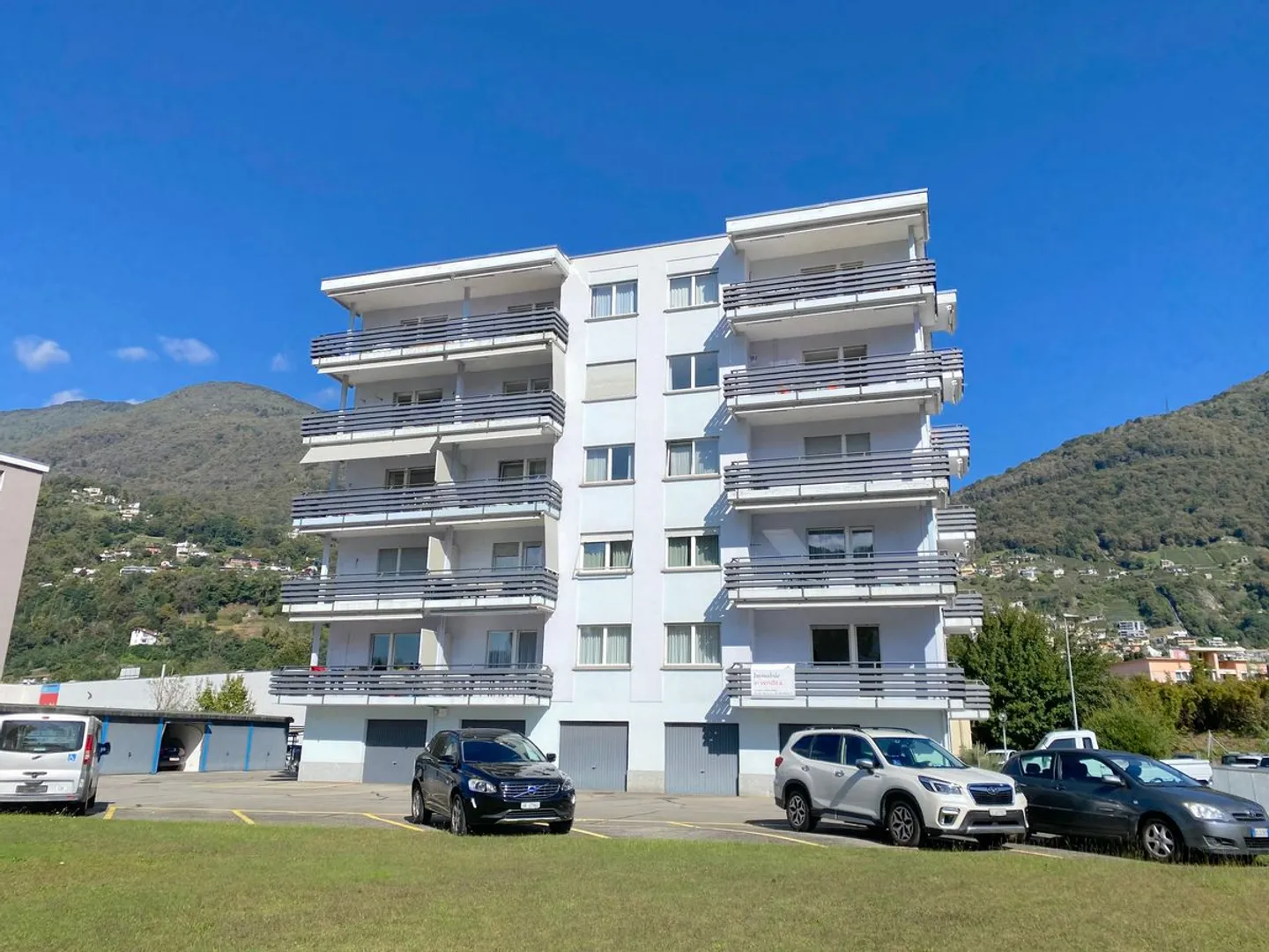 Splendido appartamento 4.5 locali vicinanze lungolago - Foto 8 di 9