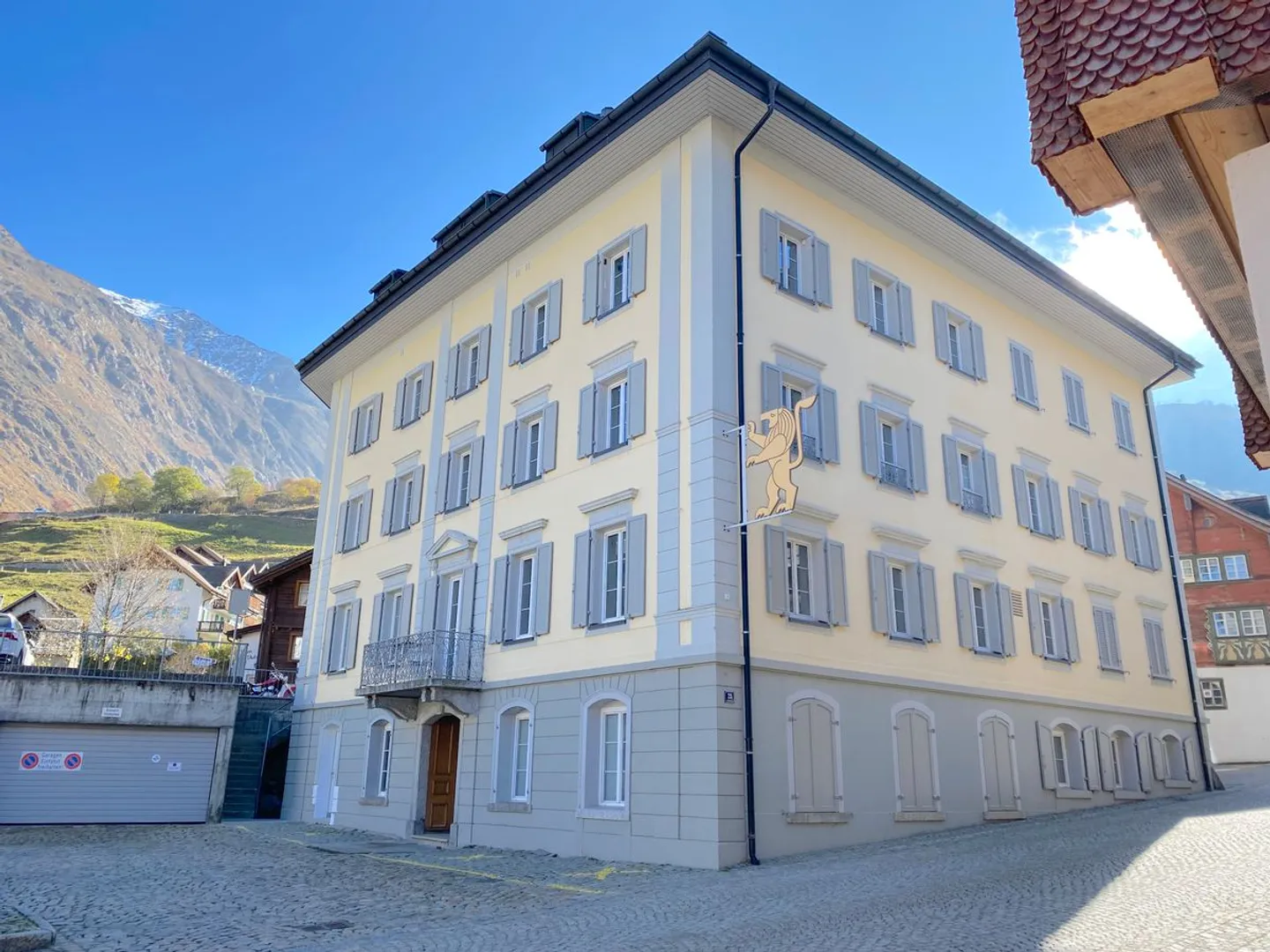 Geräumige 4.5-Zimmer-Wohnung in Hospental zu verkaufen - Foto 2 von 9