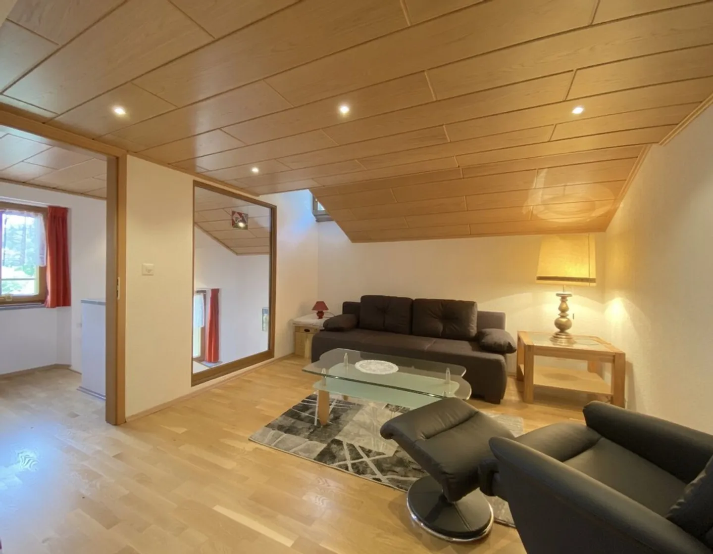 Charmantes 4.5-Zimmer Haus in idyllischer Alpenlandschaft - Photo 7 of 11