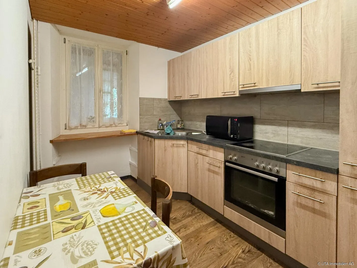 Propriété d'investissement charmante avec caractère et espace pour des visions - Photo 11 sur 13
