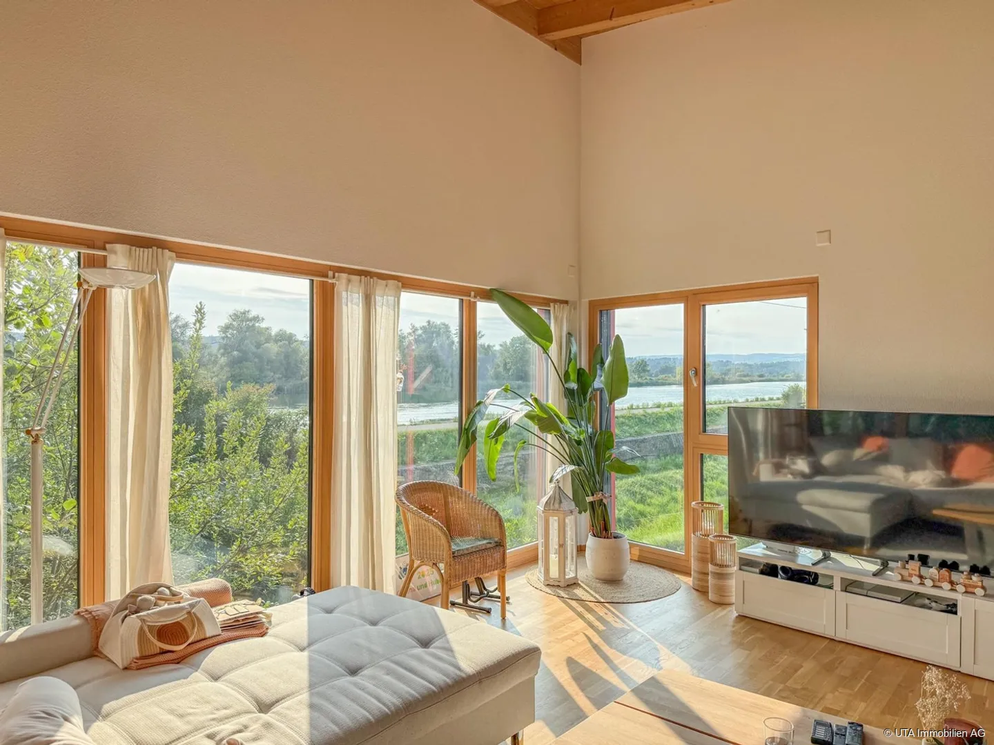 Casa bifamiliare direttamente al serbatoio di Klingnau - Foto 1 di 2