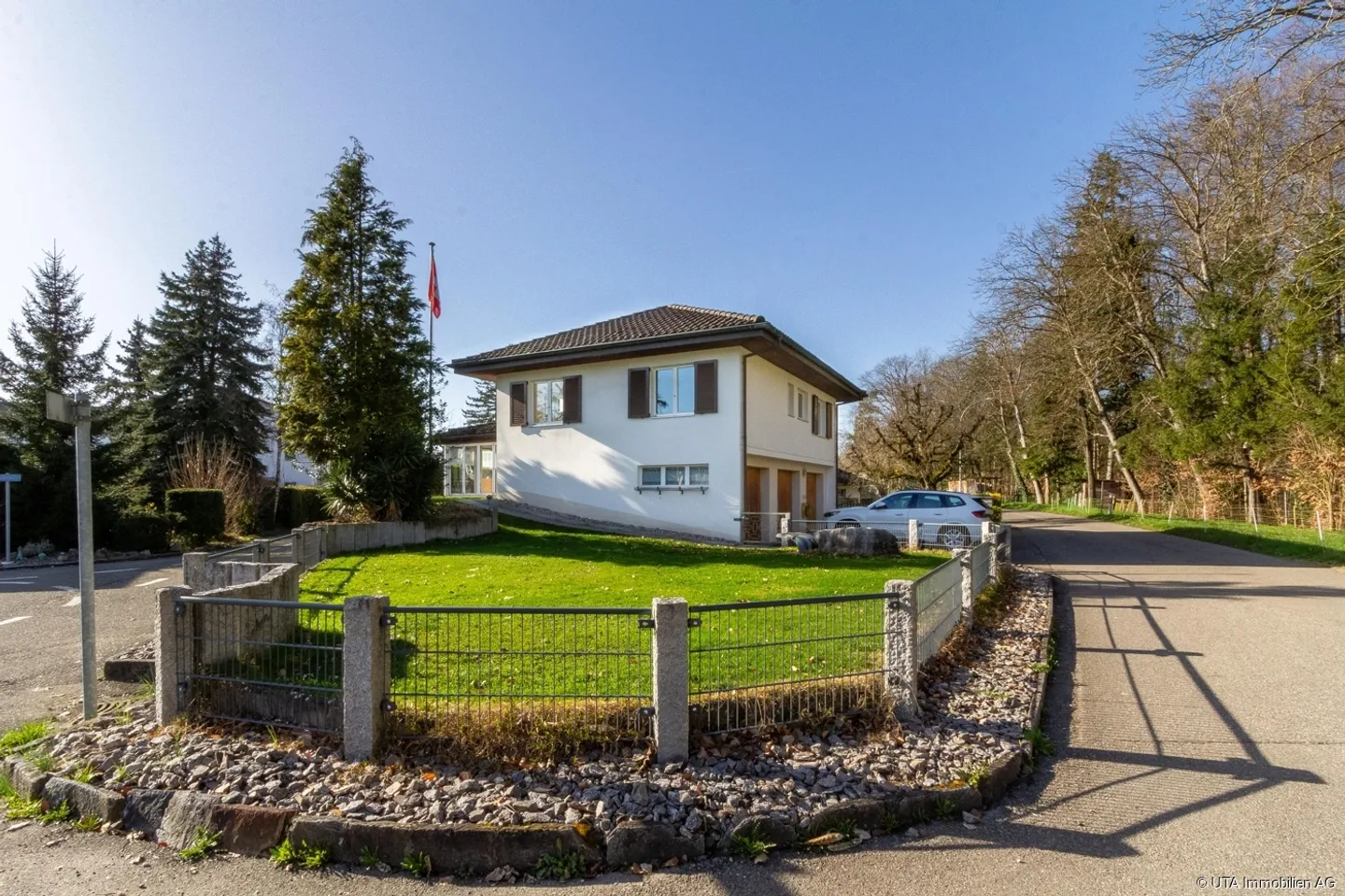 Freistehendes Einfamilienhaus, unweit des Klingnauer Stausees - Photo 1 of 13