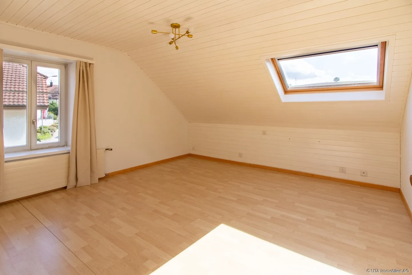 Maison individuelle avec deux appartements, grange et utilisations polyvalentes - Photo 9 sur 13