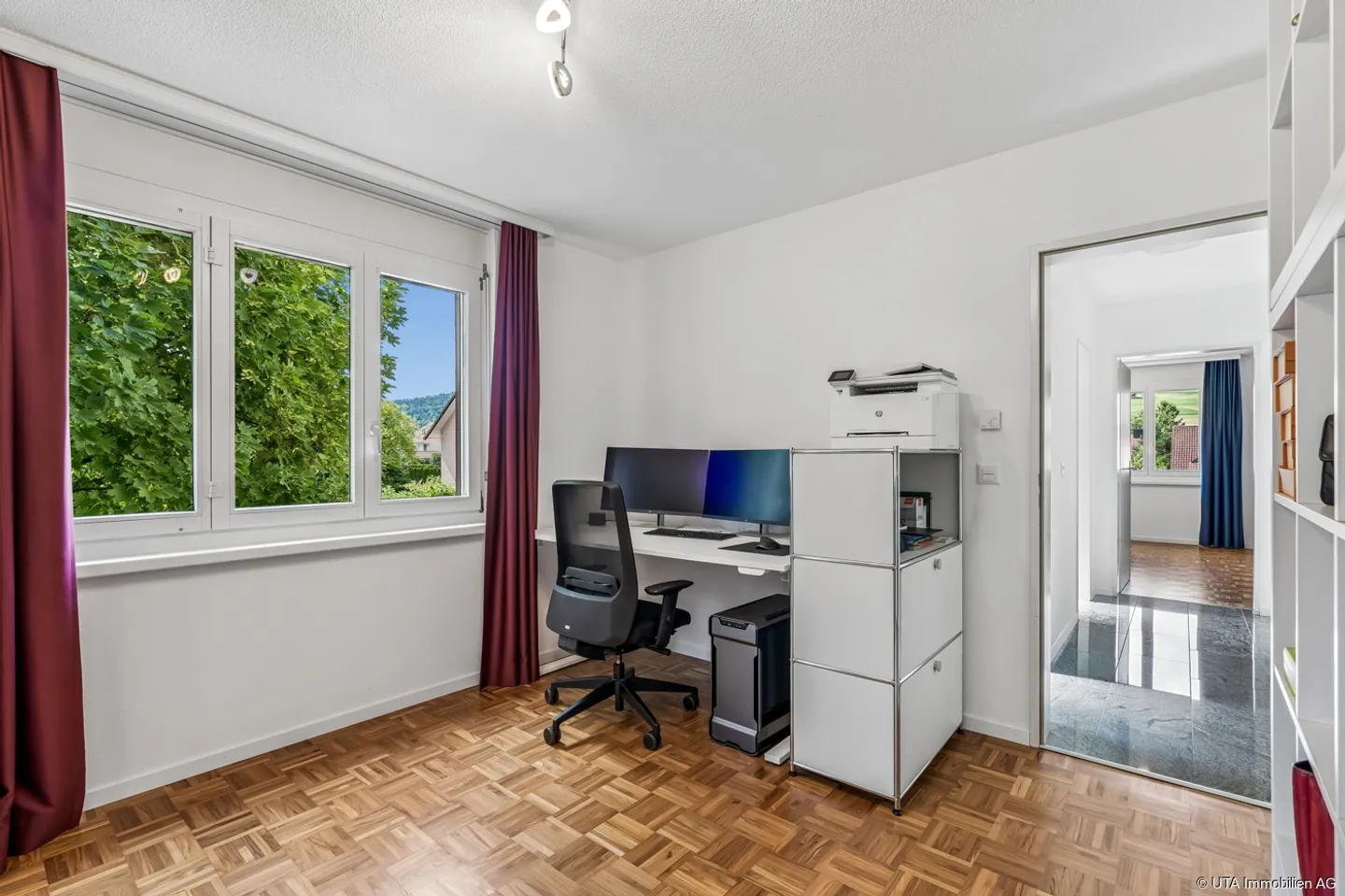 Appartement spacieux de 3,5 pièces dans une petite maison multifamiliale - Photo 6 sur 13