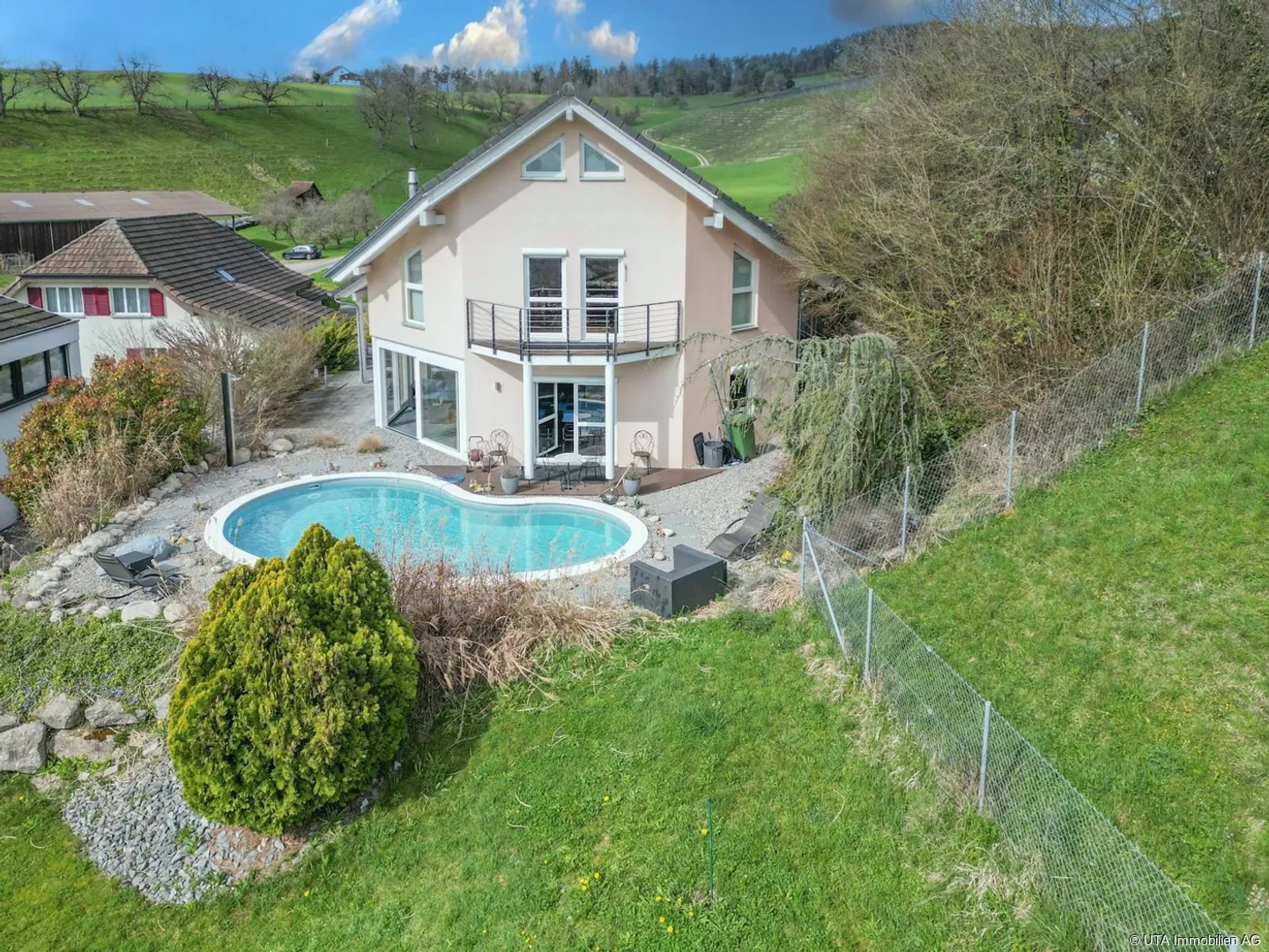 Luxurious property with many extras and breathtaking views - Photo 13 of 13