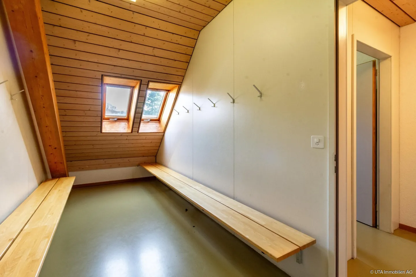 Büro- / Gewerberaum im Zentrum von Hausen - Foto 7 von 10