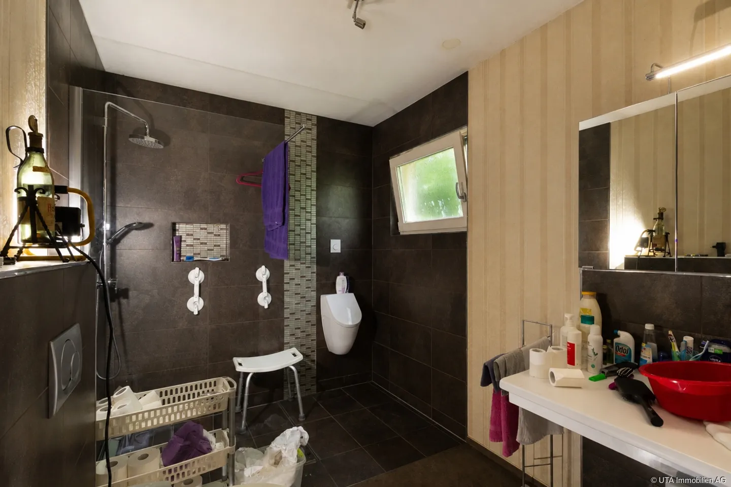 Zweifamilienhaus mit Minergie-Zertifizierung und Entwicklungspotenzial - Photo 7 sur 13