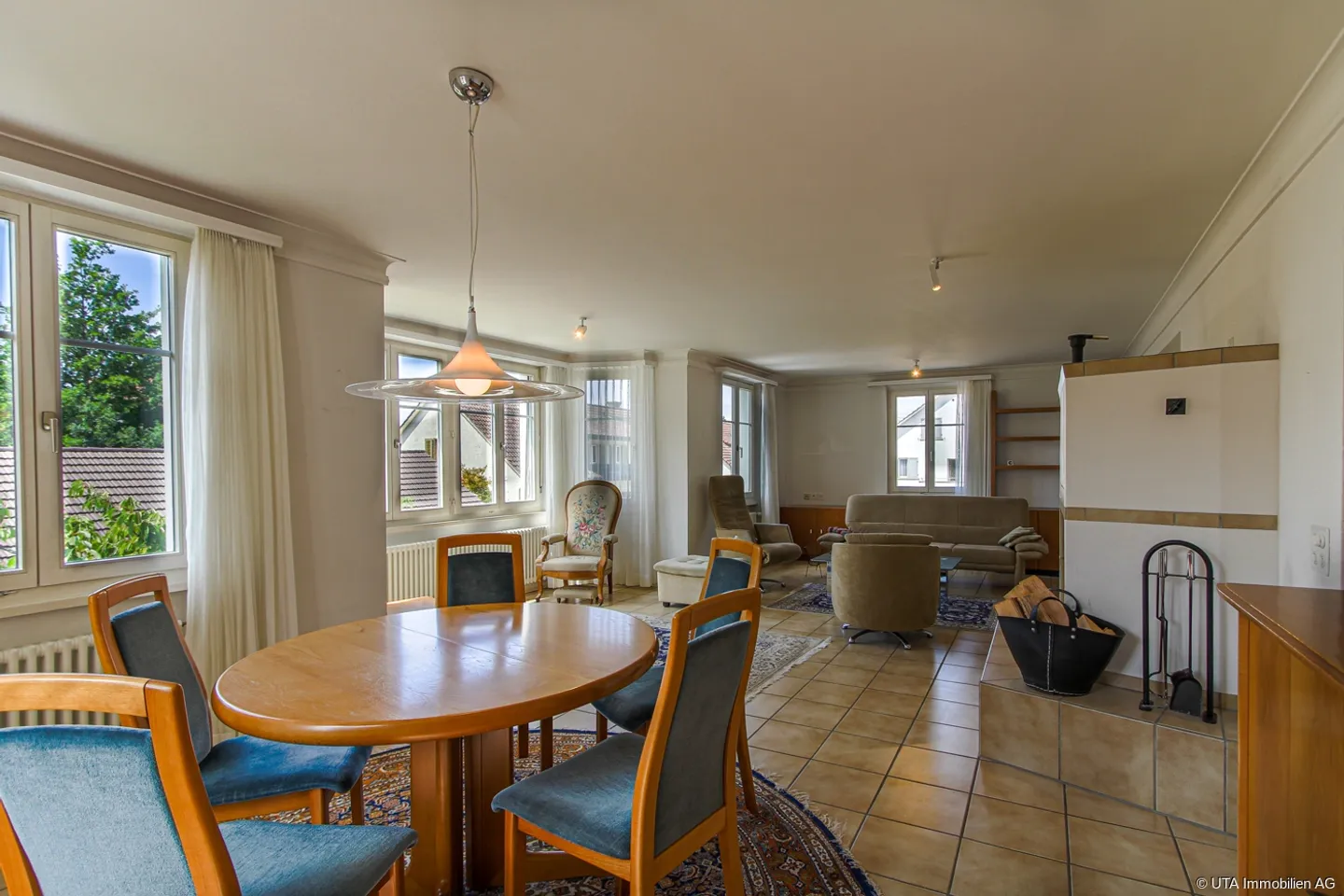 Two-family house in a central location with attractive conversion potential - Photo 6 of 13