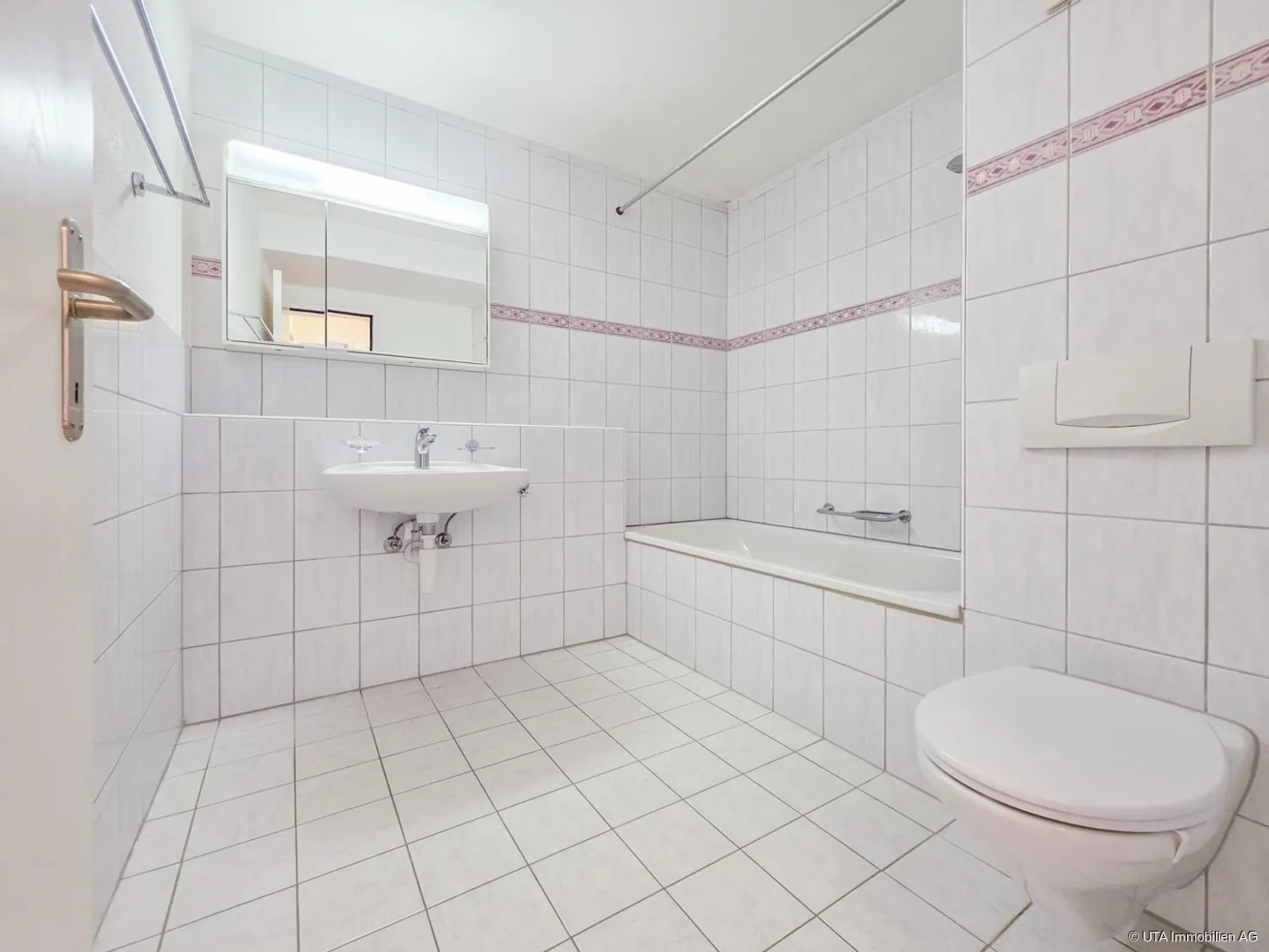 Comfortable 4.5 room apartment with sunny balcony - centrally located - Photo 8 of 12