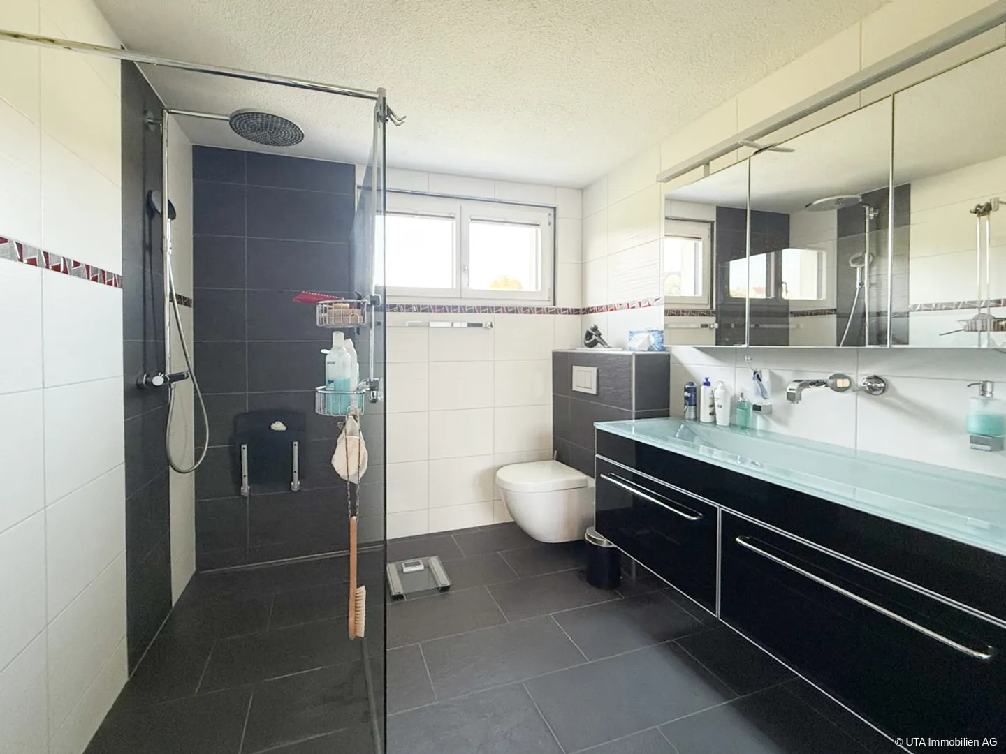 Casa unifamiliare indipendente vicino alla zona agricola e Reussbädli - Foto 11 di 11