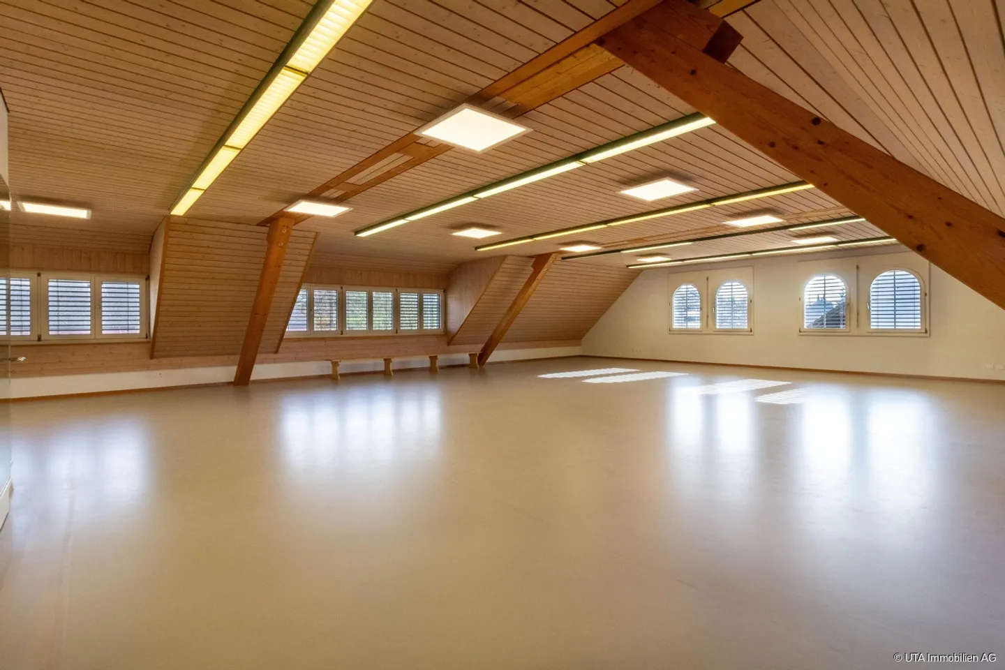 Büro- / Gewerberaum im Zentrum von Hausen - Foto 3 von 10