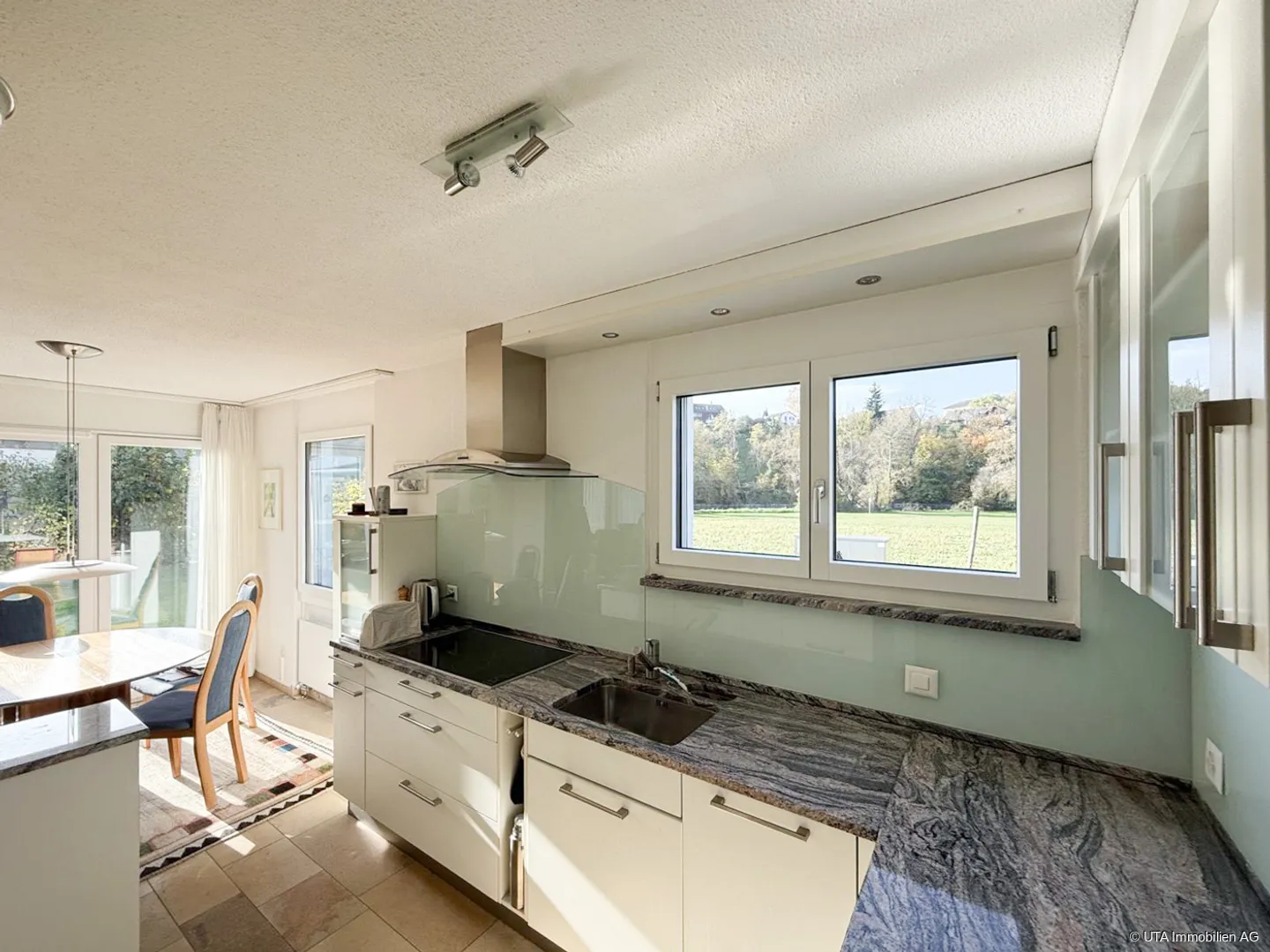 Casa unifamiliare indipendente vicino alla zona agricola e Reussbädli - Foto 7 di 11