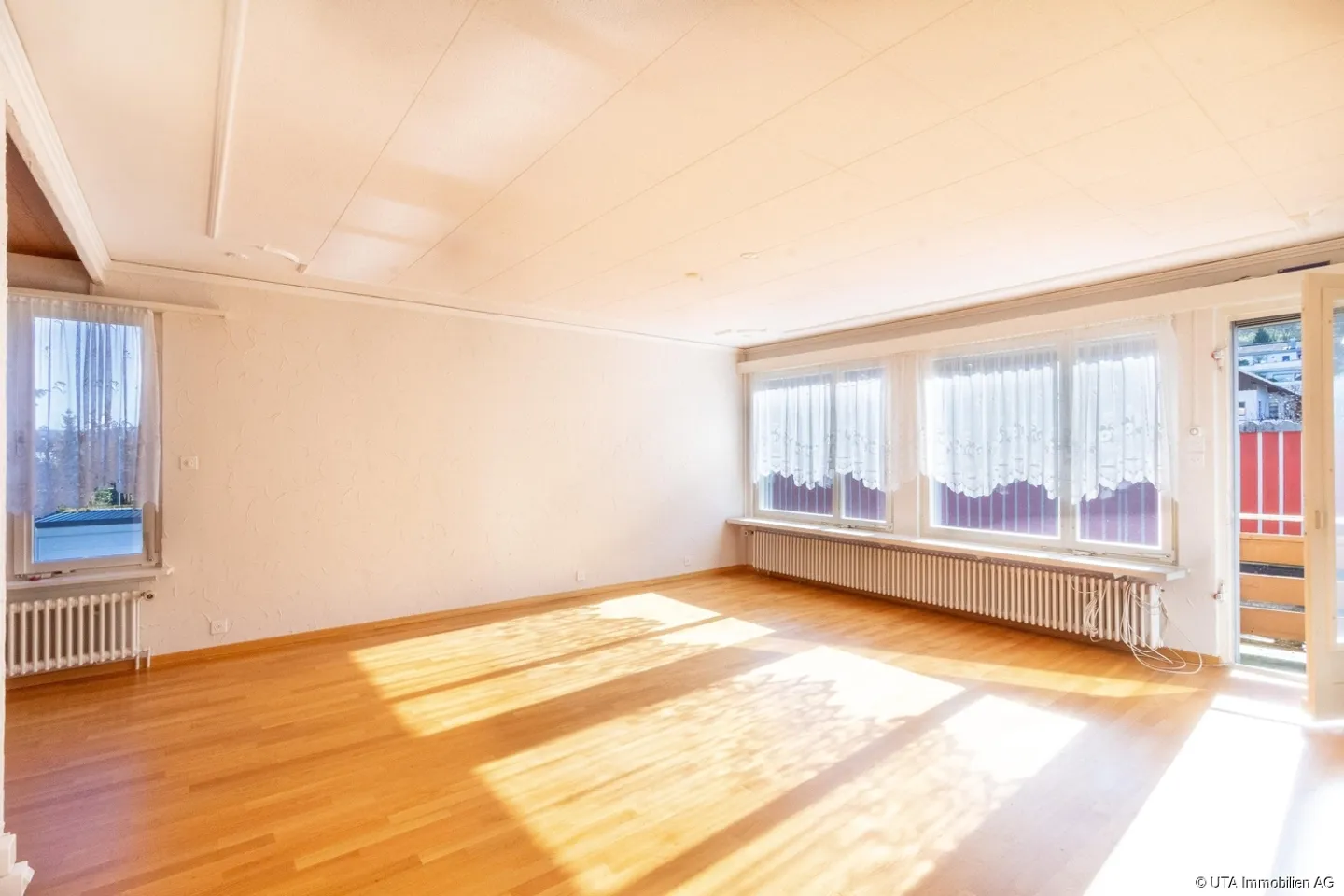 Single-family house with workshop and storage areas, ideal for living and working - Photo 6 of 13