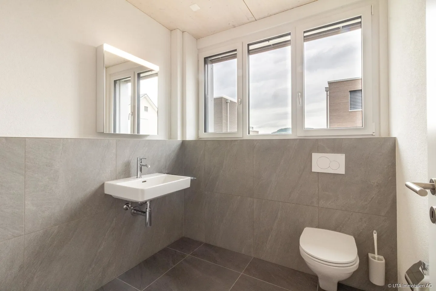 SOGNO FAMILIARE - Casa unifamiliare quasi nuova con ampi spazi abitativi e aggiuntivi - Foto 7 di 13