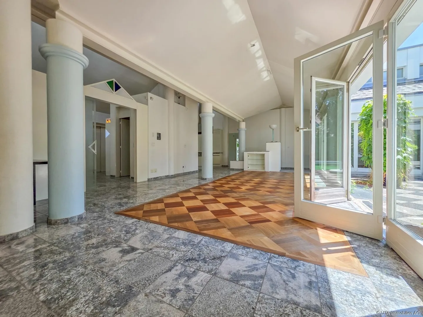 Einzigartiges Einfamilienhaus mit Pool - Foto 6 von 12